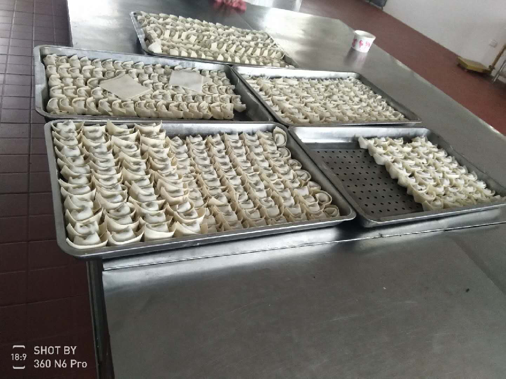 周未养老院在加餐